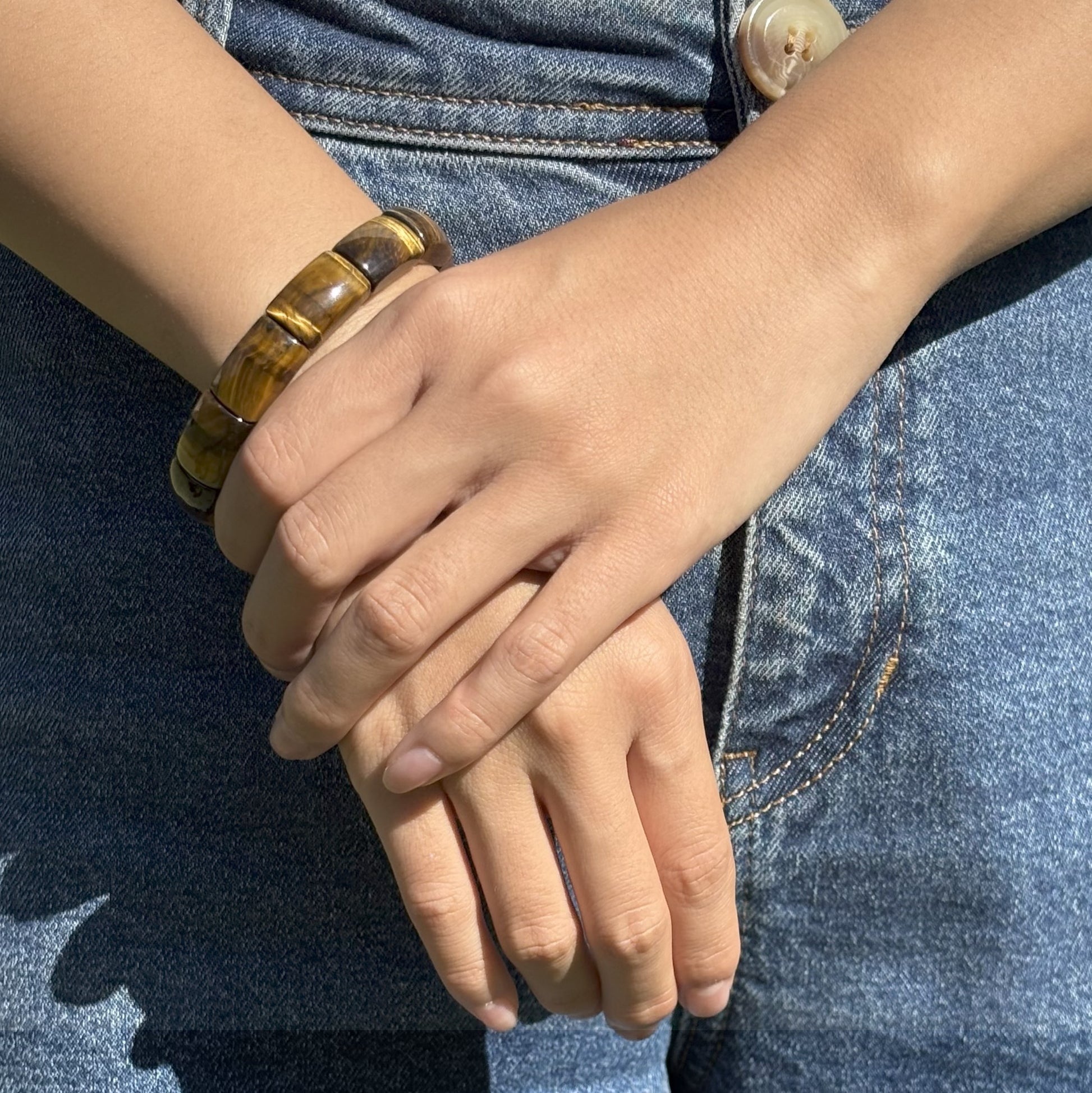 Bracelet en œil-de-tigre – maillons rectangulaires.