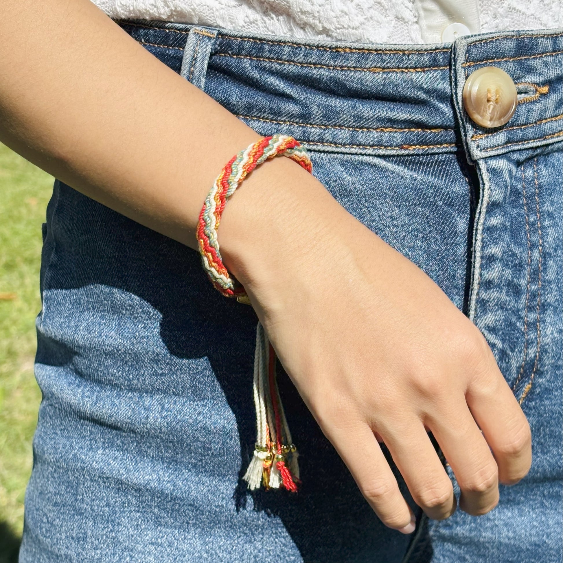 Soleil Nomade – Bracelet tressé multicolore
